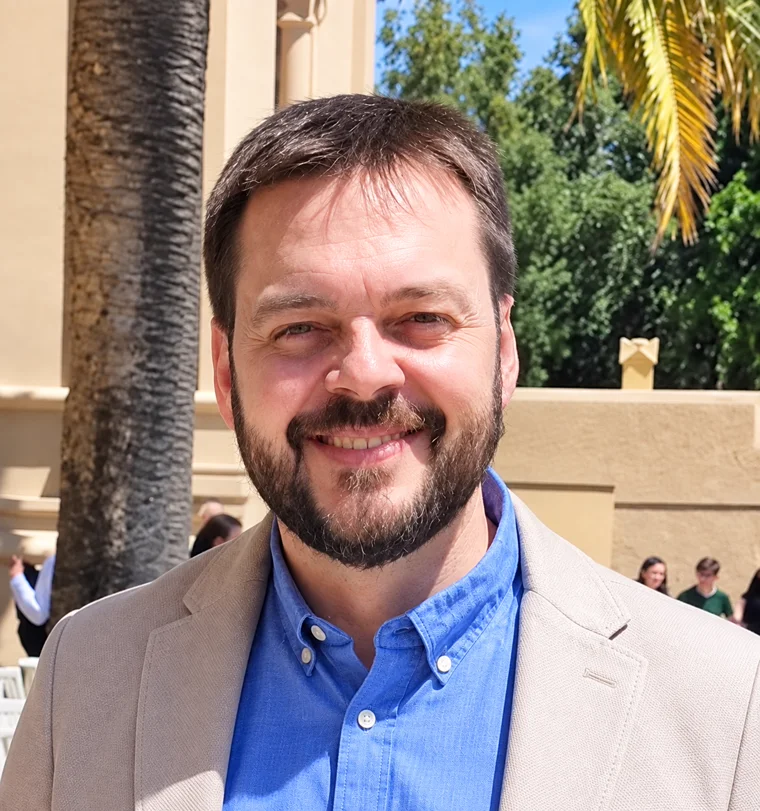 Víctor Closas, formador y consultor en inteligencia artificial